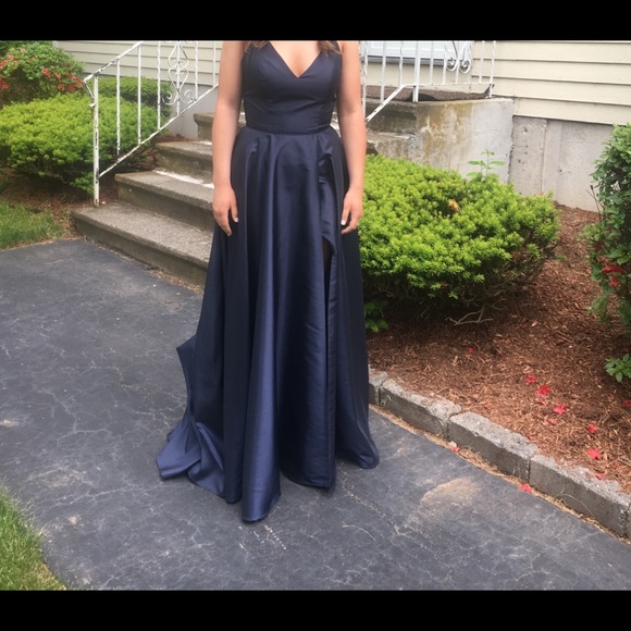 Sherri Hill Navy prom dress size 4 has been shortened - Picture 2 of 2